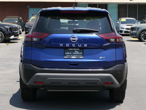 Used 2023 Nissan Rogue SV FWD image 5