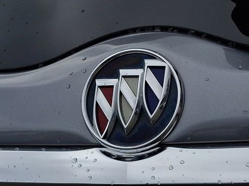 Used 2018 Buick Enclave Essence image 31