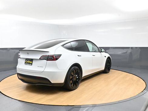 Used 2021 Tesla Model Y Performance AWD/4WD image 2