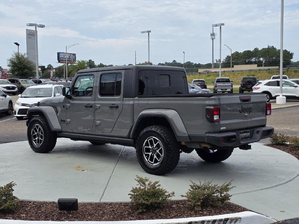 Used 2021 Jeep Gladiator Sport AWD/4WD image 4