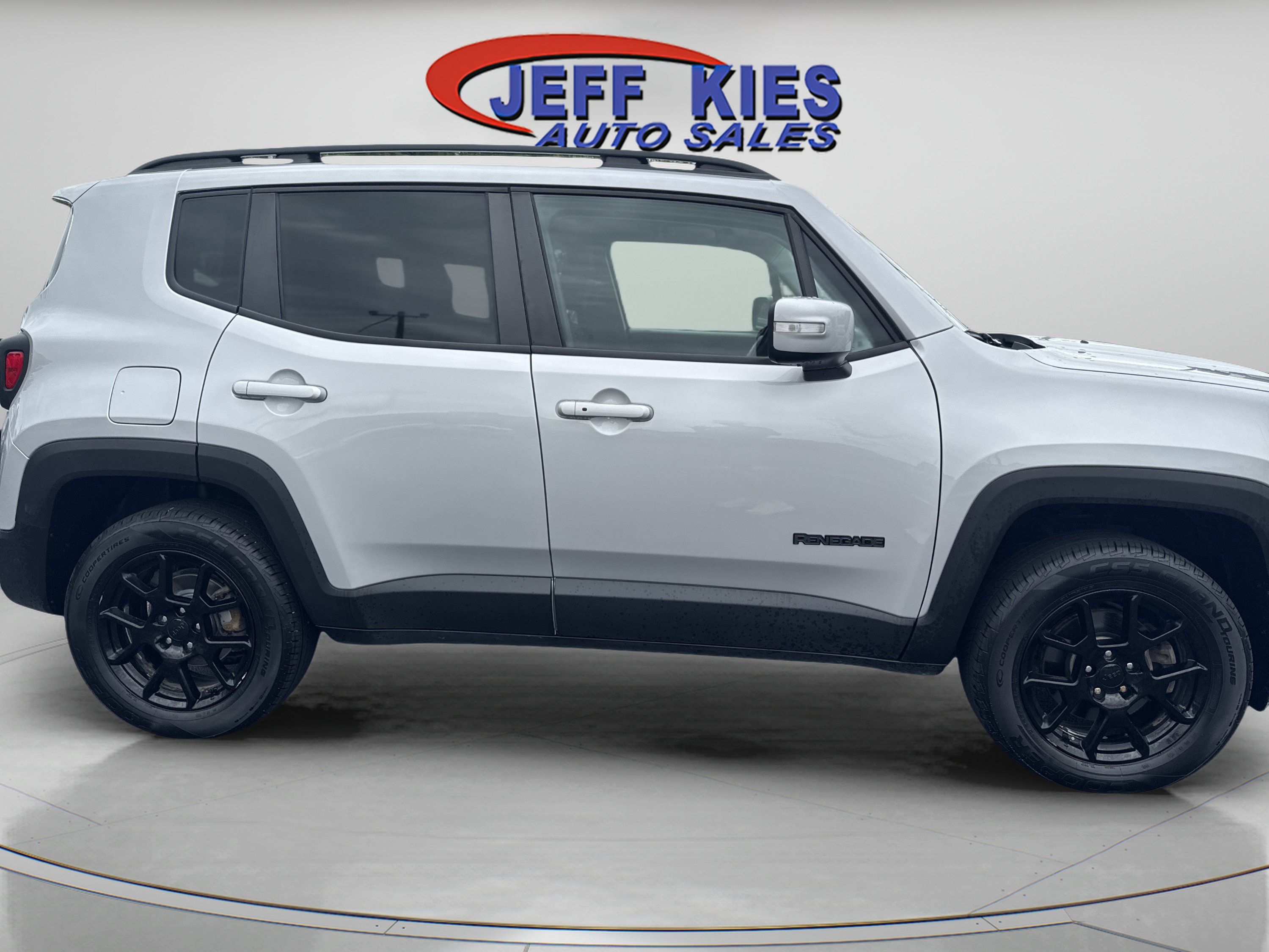 Used 2020 Jeep Renegade Altitude AWD/4WD image 4