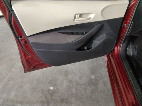 Used 2025 Toyota Corolla LE image 24