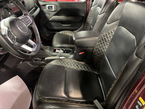 Used 2021 Jeep Wrangler Unlimited Sahara image 10