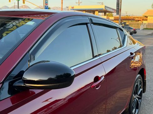Used 2023 Nissan Altima 2.5 SR w/ SR Premium Package AWD/4WD image 8