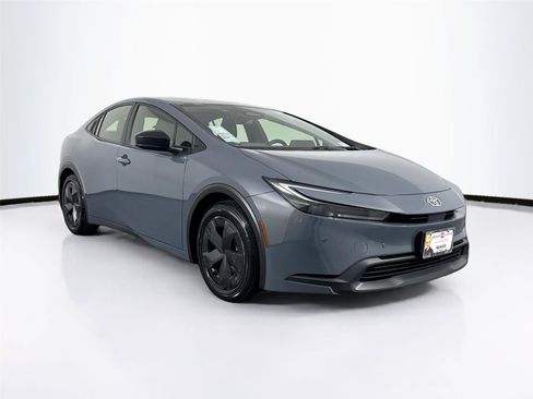 Certified 2023 Toyota Prius LE FWD image 9