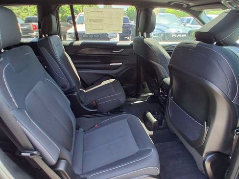 Certified 2025 Jeep Grand Cherokee L Laredo w/ Luxury Tech Group I AWD/4WD image 15
