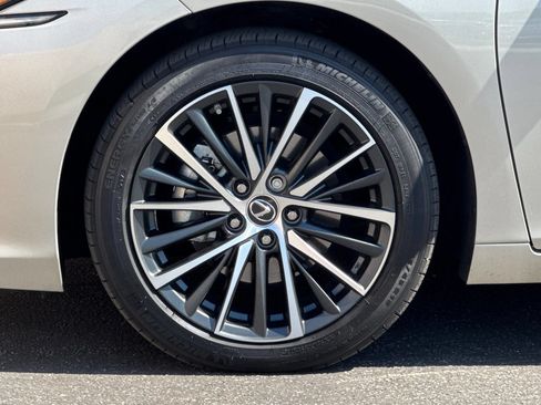 Certified 2025 Lexus ES 300h w/ Premium Package FWD image 29