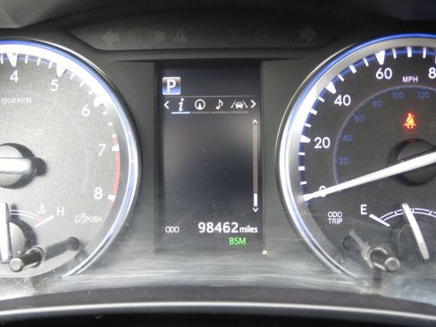 Used 2018 Toyota Highlander SE AWD/4WD image 23