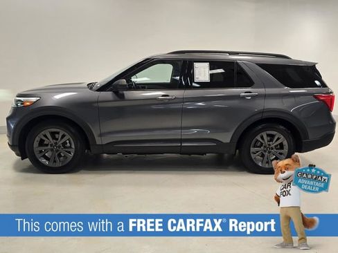 Used 2021 Ford Explorer XLT w/ Equipment Group 202A RWD image 2