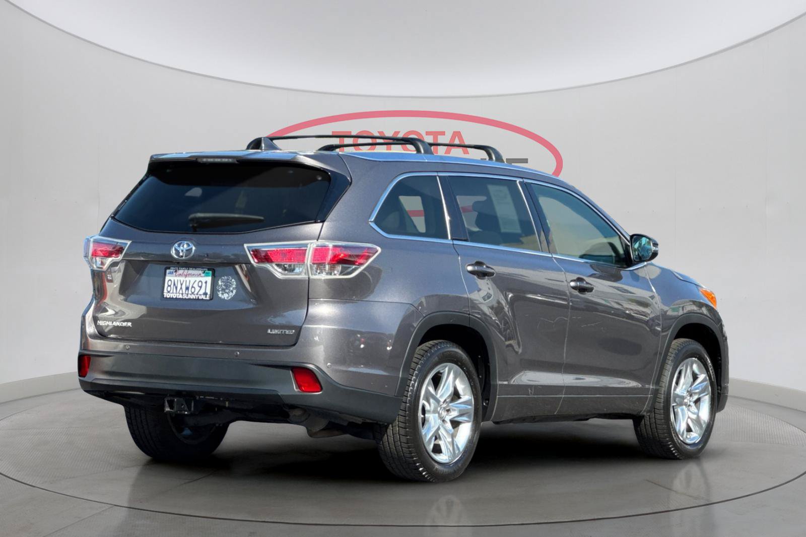 Used 2015 Toyota Highlander Limited FWD image 3