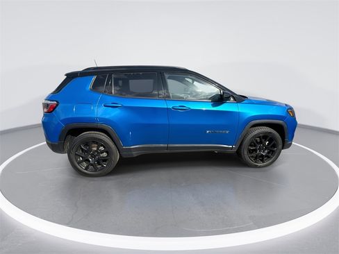 Used 2022 Jeep Compass Altitude image 9