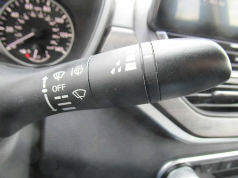 Used 2024 Nissan Altima 2.5 SV w/ SV Premium Package image 26