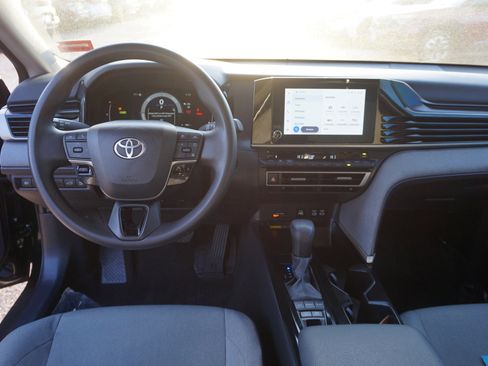 Used 2025 Toyota Camry LE image 14