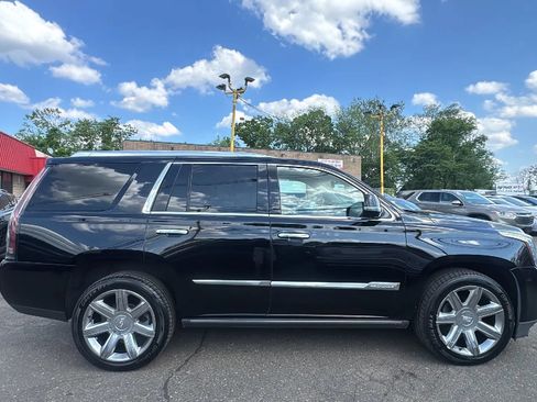 Used 2016 Cadillac Escalade Premium AWD/4WD image 4