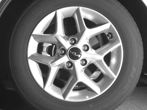 Used 2025 Kia Soul LX w/ LX Technology Package FWD image 12