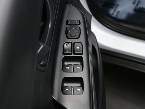 Used 2023 Hyundai Kona SEL AWD/4WD image 11