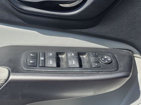 Used 2020 Jeep Cherokee Latitude Plus FWD image 24