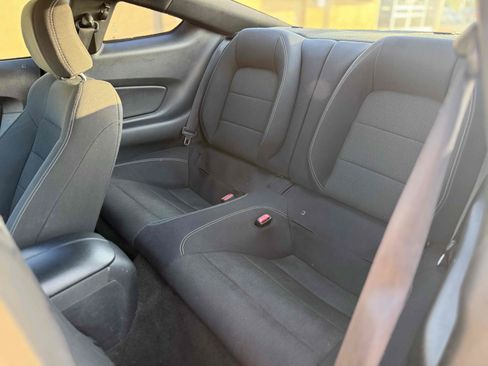 Used 2017 Ford Mustang Coupe RWD image 19