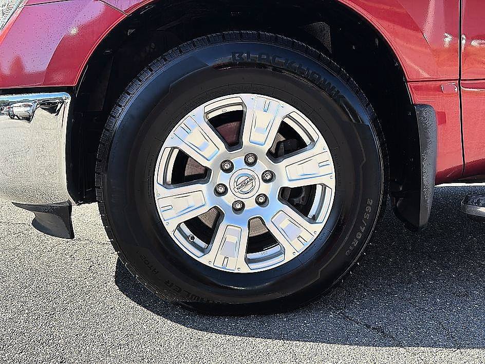 Used 2017 Nissan Titan SV RWD image 9