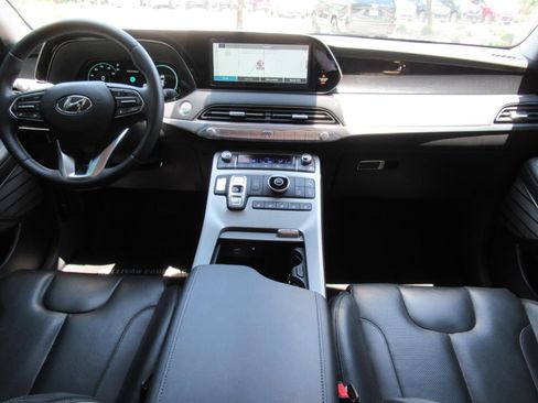 Used 2022 Hyundai Palisade Limited FWD image 11