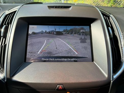 Used 2020 Ford Edge Titanium image 28