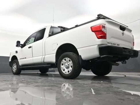 Used 2017 Nissan Titan S AWD/4WD image 22