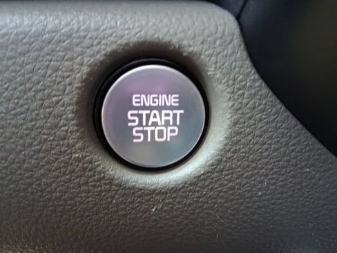 Used 2026 Kia Carnival FWD image 26