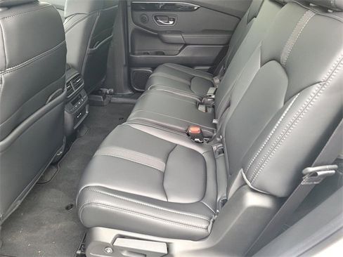 New 2025 Honda Pilot Touring image 6