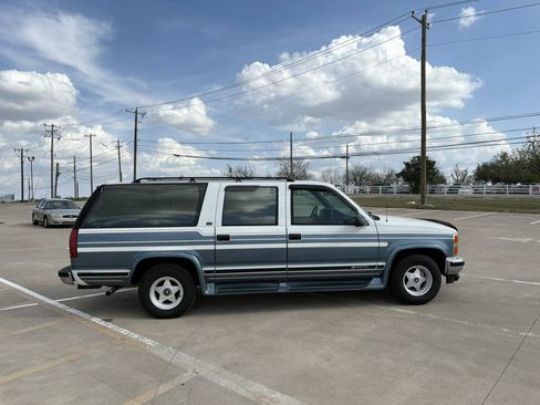 Used 1993 Chevrolet Suburban 2WD image 6