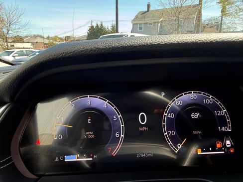 Used 2023 Jeep Grand Cherokee Laredo image 24