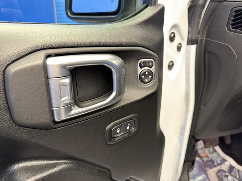 Used 2020 Jeep Wrangler Unlimited Sport S AWD/4WD image 11
