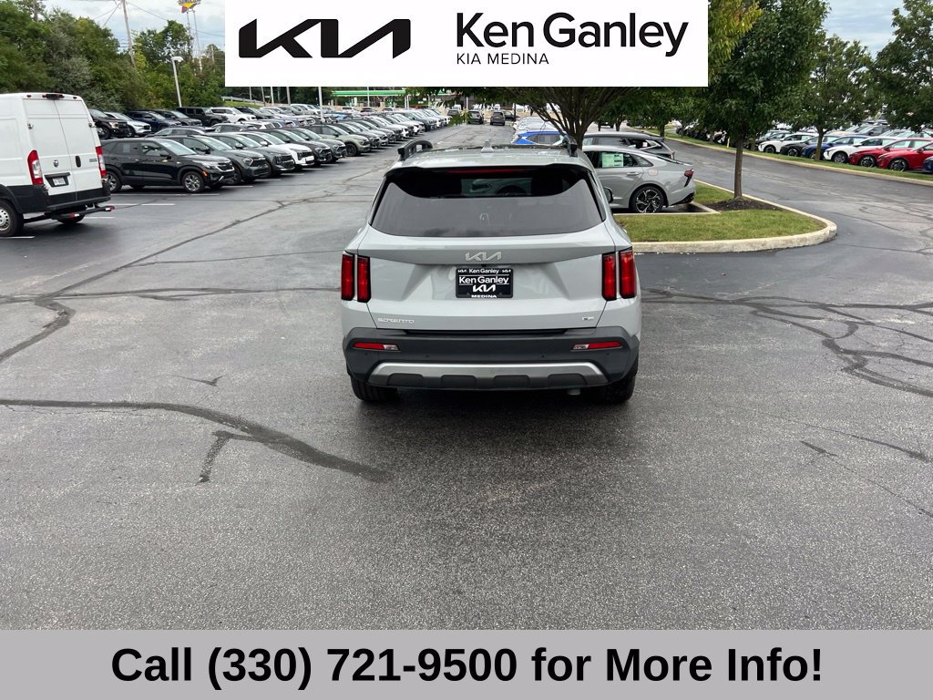 Certified 2023 Kia Sorento SX Prestige AWD/4WD image 13