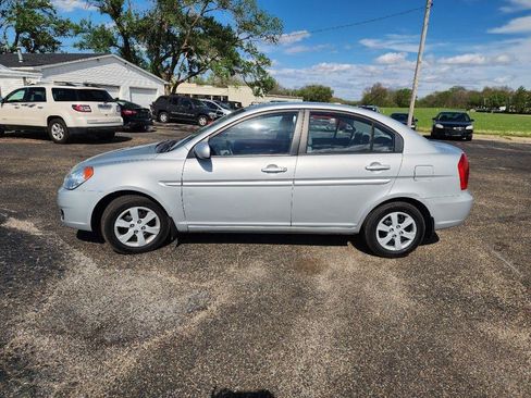 Used 2011 Hyundai Accent GLS image 9