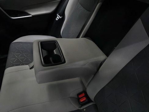 Used 2022 Toyota RAV4 XLE w/ Convenience Package AWD/4WD image 17