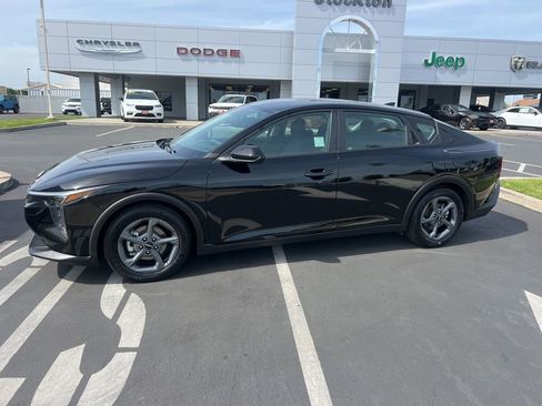 Used 2025 Kia K4 FWD image 3