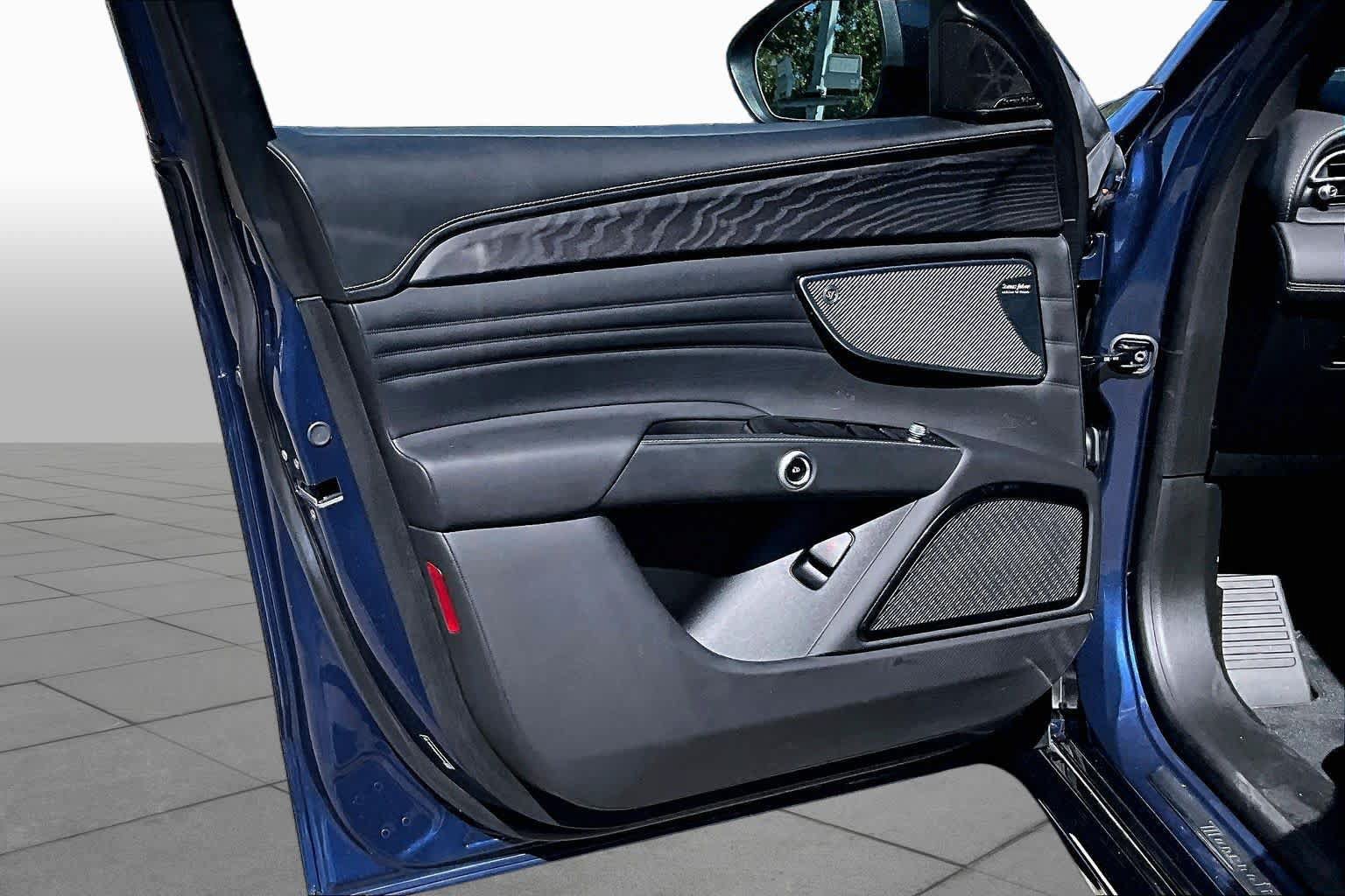 Used 2025 Maserati Grecale Modena AWD/4WD image 26