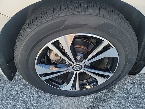 Used 2022 Nissan Sentra SV w/ All-Weather Package image 4