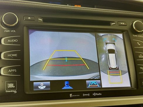 Used 2019 Toyota Highlander Limited Platinum image 16