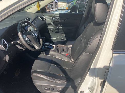 Used 2016 Nissan Rogue SL w/ SL Premium Package FWD image 3