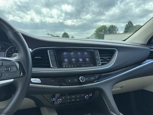 Used 2023 Buick Enclave Essence w/ Experience Buick Package FWD image 12
