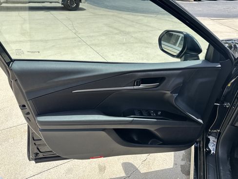 Used 2025 Toyota Camry LE w/ Convenience Package FWD image 13
