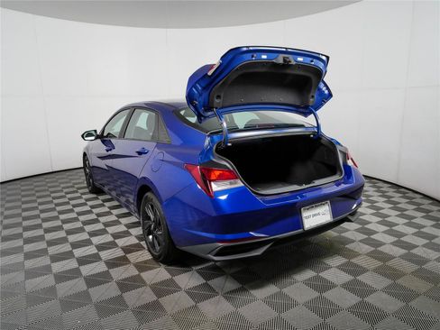 Used 2021 Hyundai Elantra SEL w/ Convenience Package FWD image 29