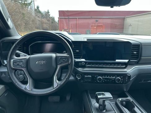 Used 2022 Chevrolet Silverado 1500 ZR2 w/ Technology Package AWD/4WD image 16