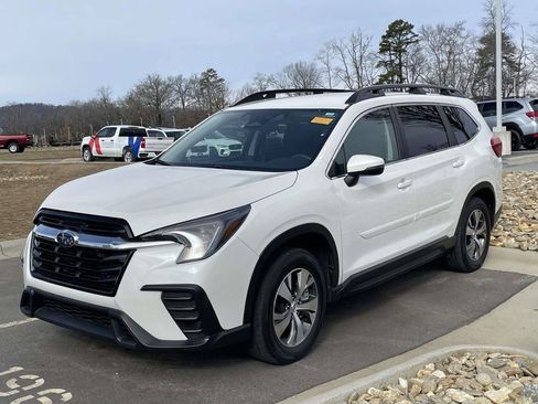 Certified 2023 Subaru Ascent Premium w/ Convenience Package image 2