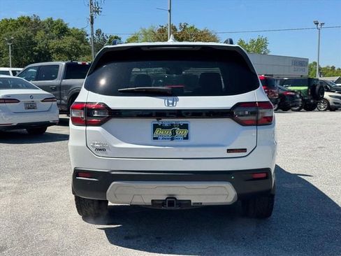 Used 2024 Honda Pilot TrailSport image 4