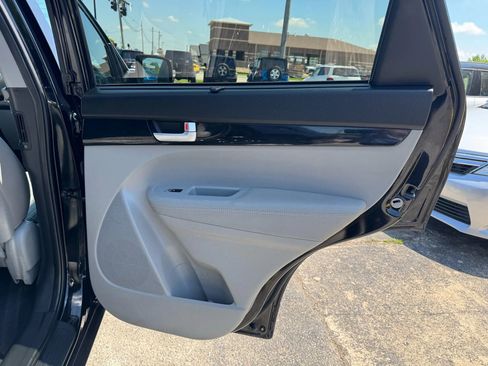 Used 2015 Kia Sorento LX image 18