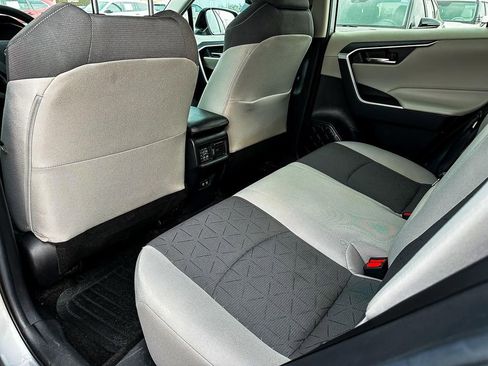 Used 2020 Toyota RAV4 XLE image 20