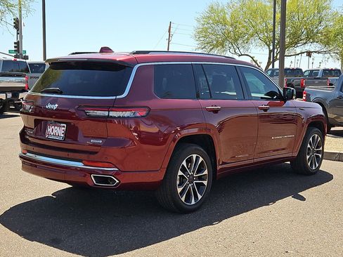 Used 2022 Jeep Grand Cherokee L Overland w/ Advanced Protech Group III AWD/4WD image 5