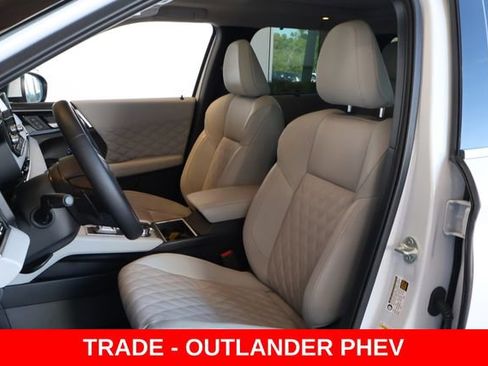 Used 2025 Mitsubishi Outlander SEL image 15