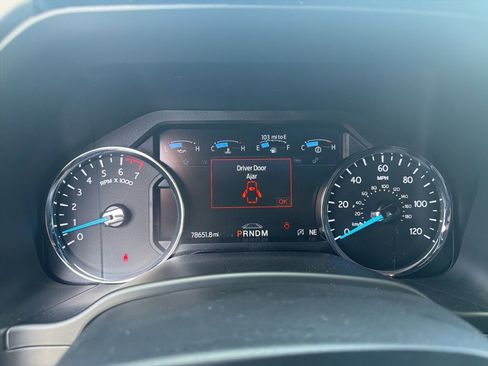 Used 2021 Ford Expedition XLT image 16